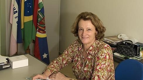 Diretora Liane Bravim