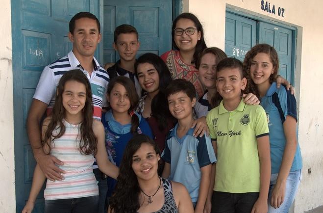 Joicy Dantas, Joselito Elias, Nicole Aragão, Letícia Souza, Iago Claudino, Edna Almeida, Matheus Gomes, Kayky Fidelis, Renally Rodrigues, Millena Medeiros e Viviane Tavares (Alunos premiados na OBMEP 2015).