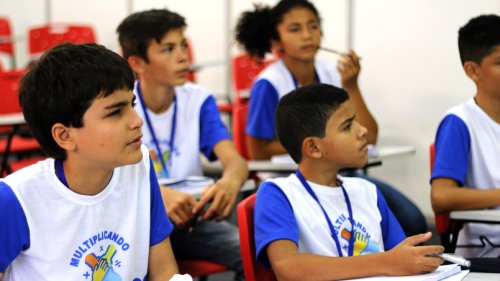 Iago participa do Projeto Multiplicando Talentos, que objetiva capacitar e preparar alunos de escolas públicas piauienses que obtiveram os melhores rendimentos na OBMEP, em 2018.