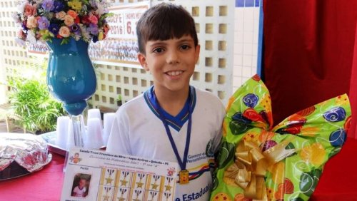 Na escola, aluno participa do Clubinho da Matemática